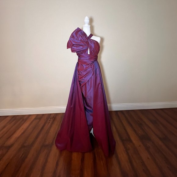 Maid of Honor/ Engagement/ Mother of the Bride Dress - Picture 1 of 6